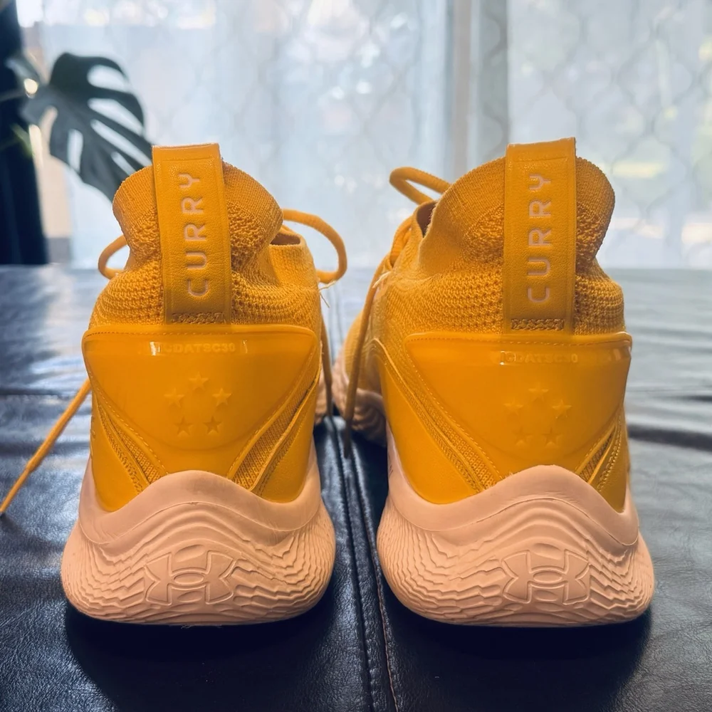 Under Armour Curry TB 8 Sneakers Men Size:12 Flow Smooth Butter Yellow